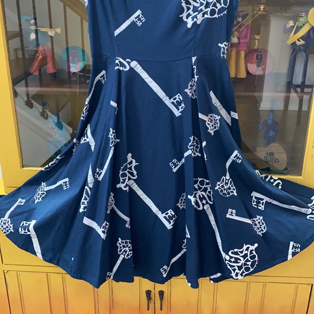 Hearts and Roses Dress - Picture 3 of 5